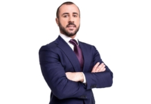 Що буде з гривнею? Дотягнути до виборів.