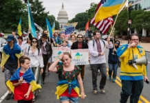 Україна зобов’язана протягувати руку своїй діаспорі